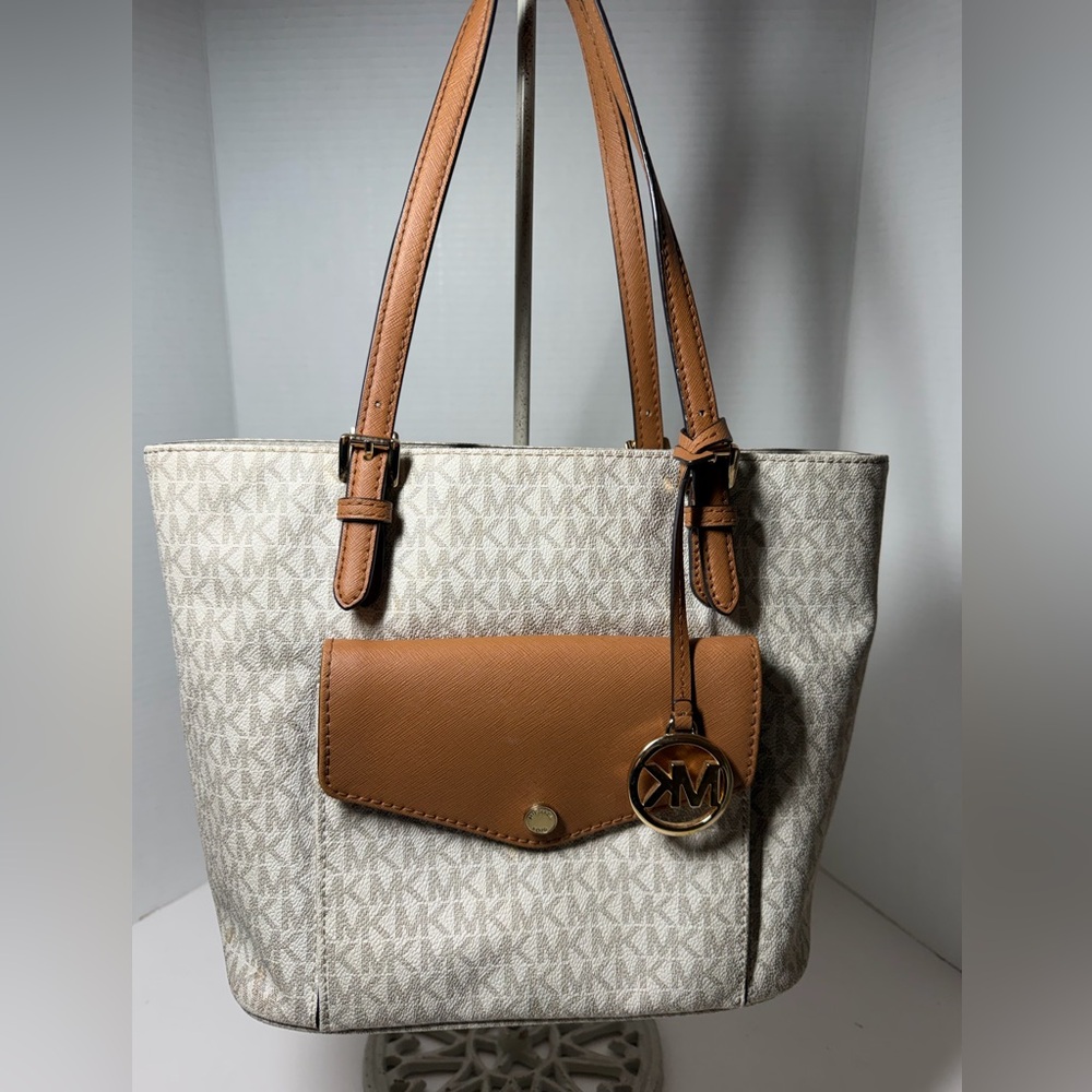 MICHAEL KORS Jet Set Medium Logo Pocket Tote